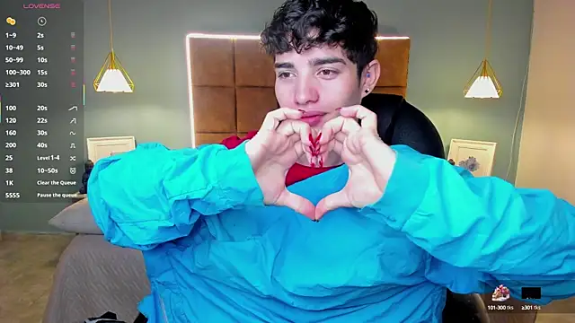 Snapshot of AlejooTwink chatting on October 4, 3:44 am AlejooTwink online show from October 4, 3:44 am