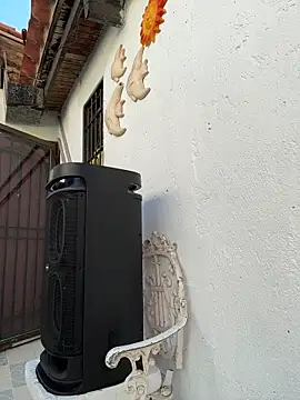 Snapshot of Leo_bunny_hot chatting on October 25, 8:21 pm Leo bunny hot online show from October 25, 8:21 pm