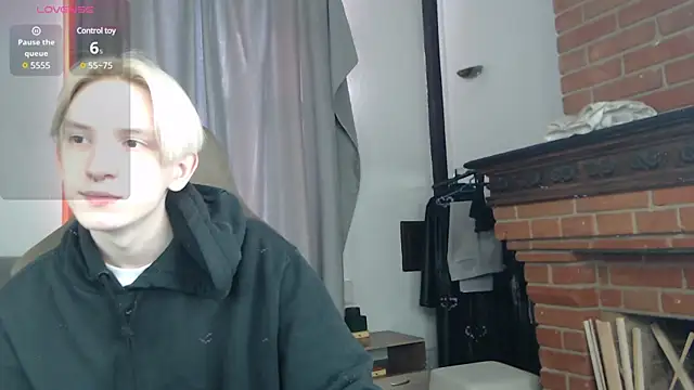 Snapshot of Ron_Vils chatting on February 16, 6:43 am Ron Vils online show from February 16, 6:43 am