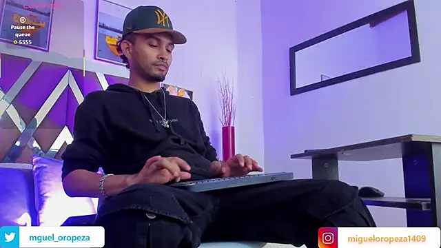Snapshot of _miguel0 chatting on October 9, 7:08 pm miguel0 online show from October 9, 7:08 pm