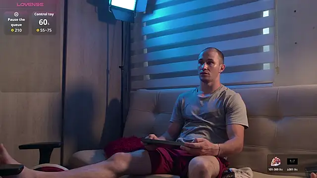 AxelFairchaild online show from April 28, 12:32 pm