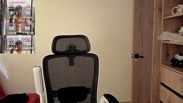 Snapshot of Cristopher23_ chatting on October 14, 1:51 pm Cristopher23 online show from October 14, 1:51 pm