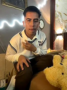 Snapshot of roguer_darkk chatting on October 3, 7:57 am roguer darkk online show from October 3, 7:57 am