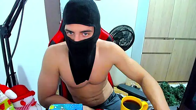 Snapshot of Calihotcaliente277 chatting on December 17, 10:01 am Calihotcaliente277 online show from December 17, 10:01 am
