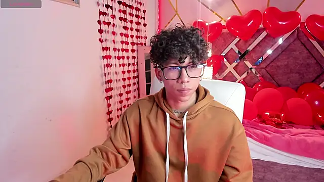 Snapshot of AkazaBoy_ chatting on February 16, 4:20 am AkazaBoy online show from February 16, 4:20 am