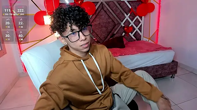 Snapshot of AkazaBoy_ chatting on February 12, 4:12 am AkazaBoy online show from February 12, 4:12 am