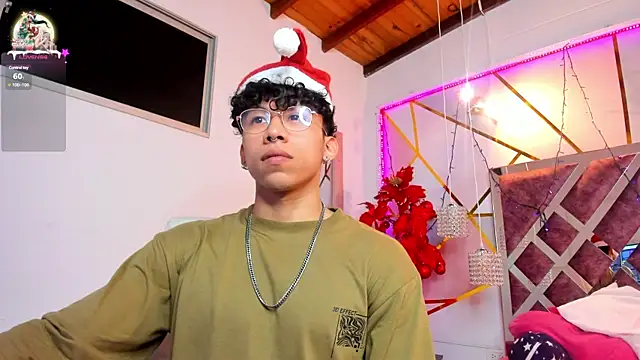 Snapshot of AkazaBoy_ chatting on December 24, 4:11 am AkazaBoy online show from December 24, 4:11 am