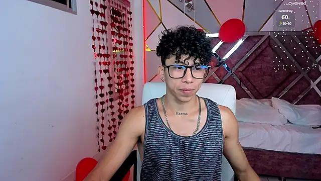Snapshot of AkazaBoy_ chatting on February 27, 4:52 am AkazaBoy online show from February 27, 4:52 am
