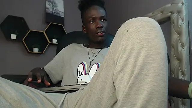Snapshot of chombo_ath chatting on December 18, 6:57 pm chombo ath online show from December 18, 6:57 pm