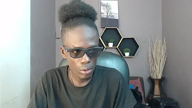 Snapshot of chombo_ath chatting on February 18, 7:43 pm chombo ath online show from February 18, 7:43 pm