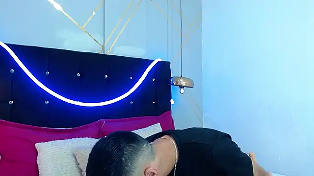 Oliver king sex online show from December 10, 5:55 pm