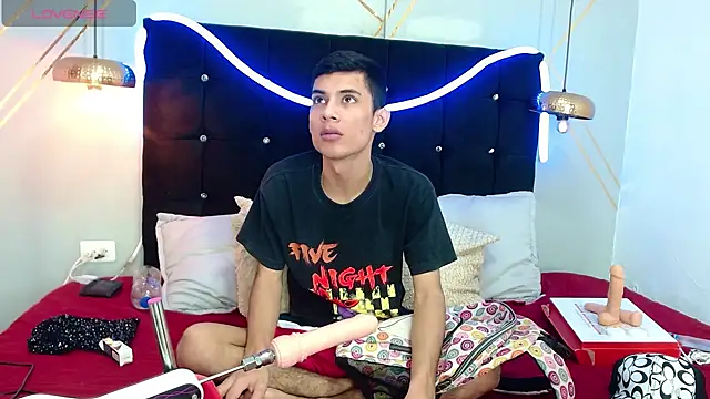 Oliver king sex online show from December 3, 5:45 pm