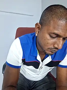 Snapshot of dmancams1874 chatting on October 19, 6:33 pm dmancams1874 online show from October 19, 6:33 pm