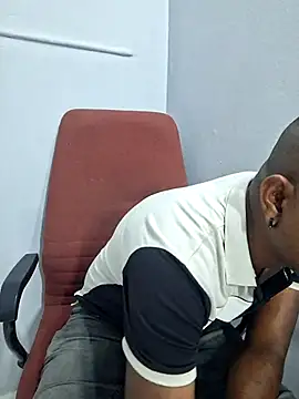 Snapshot of dmancams1874 chatting on October 24, 1:46 pm dmancams1874 online show from October 24, 1:46 pm