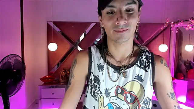 Snapshot of georgie_latin99 chatting on September 26, 2:26 pm georgie latin99 online show from September 26, 2:26 pm