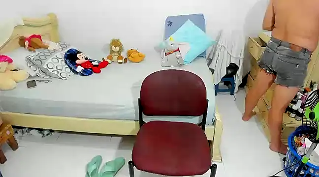 Snapshot of maques_ban chatting on December 6, 7:10 am maques ban online show from December 6, 7:10 am