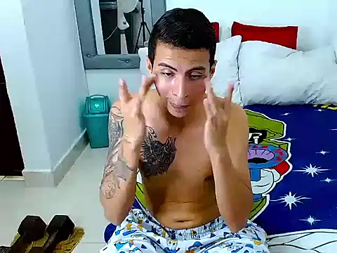 Snapshot of Velk_hot chatting on October 19, 9:29 pm Velk hot online show from October 19, 9:29 pm