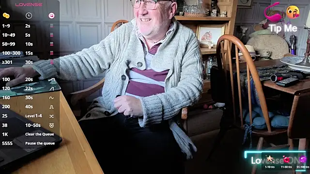 Adamdaddybear online show from October 20, 1:37 pm