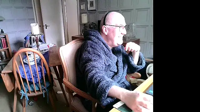 Snapshot of Adamdaddybear chatting on March 17, 9:33 am Adamdaddybear online show from March 17, 9:33 am