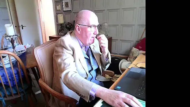 Snapshot of Adamdaddybear chatting on March 18, 2:39 pm Adamdaddybear online show from March 18, 2:39 pm