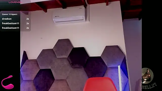 Latrellx7 online show from February 28, 7:18 am