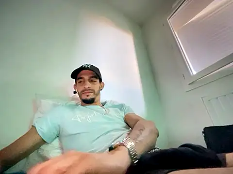 Rebeu313 online show from November 10, 11:37 am