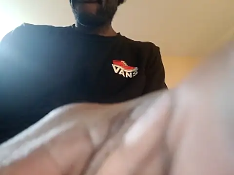 Snapshot of DevinToore chatting on October 19, 5:34 am DevinToore online show from October 19, 5:34 am