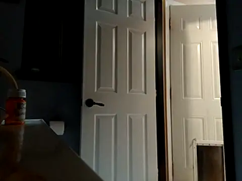 Snapshot of DevinToore chatting on October 25, 5:09 am DevinToore online show from October 25, 5:09 am