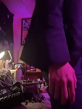 ex199212 online show from March 29, 8:53 pm