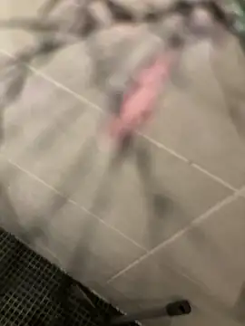 lescro95  online show from December 21, 8:11 am