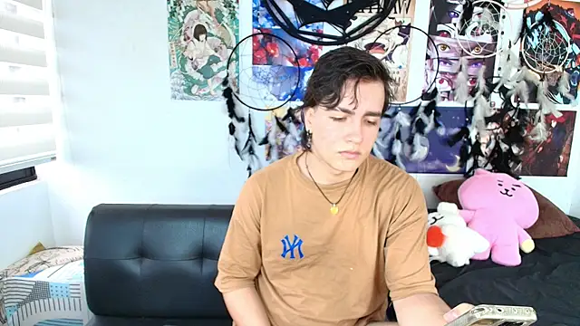 Snapshot of lukashollow_ chatting on October 10, 2:11 pm lukashollow online show from October 10, 2:11 pm