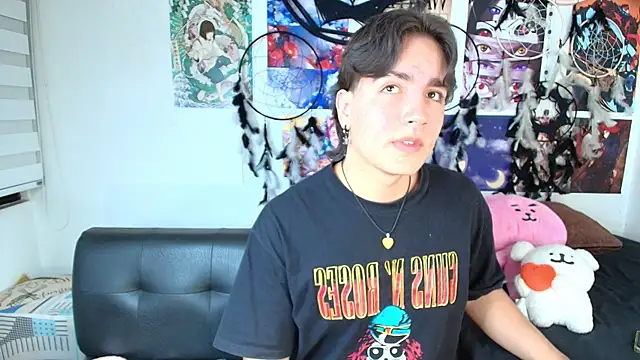 Snapshot of lukashollow_ chatting on October 14, 11:56 pm lukashollow online show from October 14, 11:56 pm