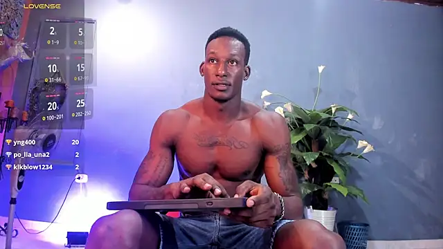 Snapshot of Iker_bigdick chatting on December 14, 7:36 pm Iker bigdick online show from December 14, 7:36 pm