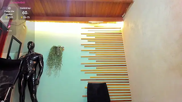 Snapshot of Iker_bigdick chatting on December 18, 1:23 pm Iker bigdick online show from December 18, 1:23 pm