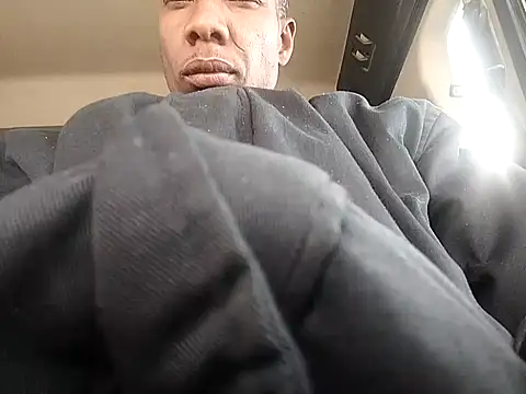 hugecrksam online show from April 20, 7:33 am