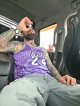 Snapshot of Beardedtattood chatting on October 27, 2:30 pm Beardedtattood online show from October 27, 2:30 pm