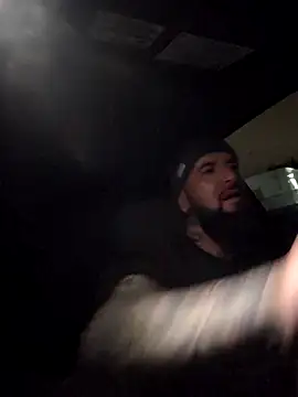 Beardedtattood online show from December 20, 8:32 am