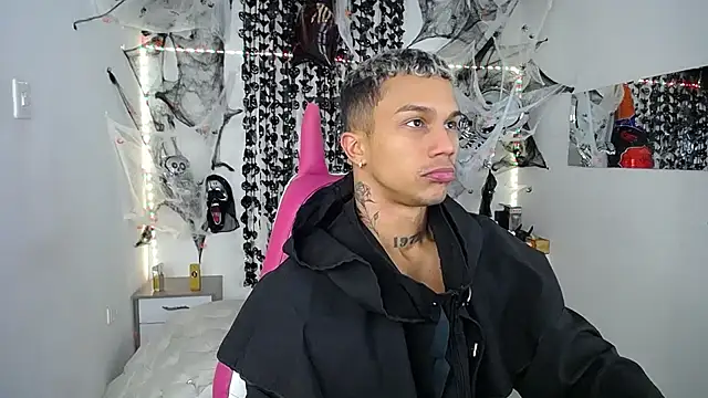 Snapshot of Leonard_Price chatting on October 23, 9:24 am Leonard Price online show from October 23, 9:24 am