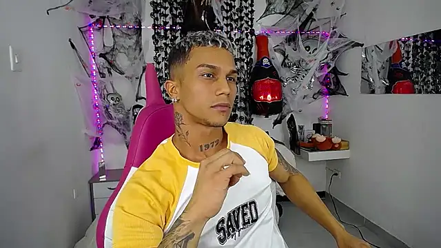 Snapshot of Leonard_Price chatting on October 18, 6:40 am Leonard Price online show from October 18, 6:40 am