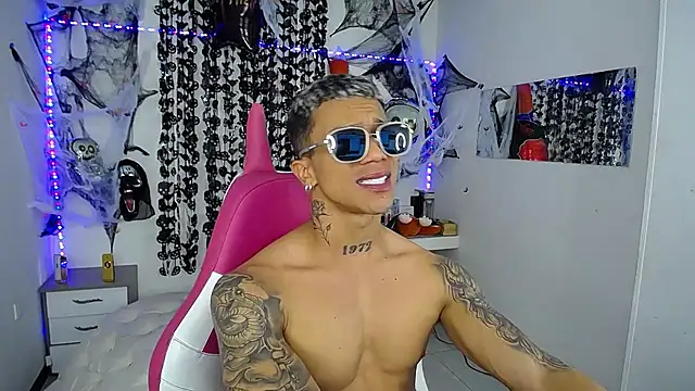 Snapshot of Leonard_Price chatting on October 28, 2:14 am Leonard Price online show from October 28, 2:14 am