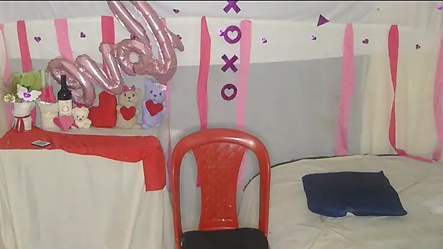 Snapshot of Lobaveterana_sex chatting on February 12, 11:51 pm Lobaveterana sex online show from February 12, 11:51 pm