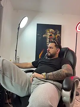 Snapshot of Ethan_Castellano chatting on October 28, 10:45 pm Ethan Castellano online show from October 28, 10:45 pm