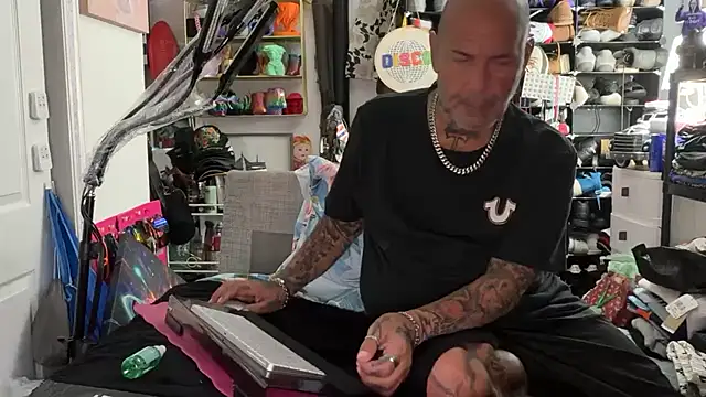 joeytatts66 online show from June 20, 4:50 am