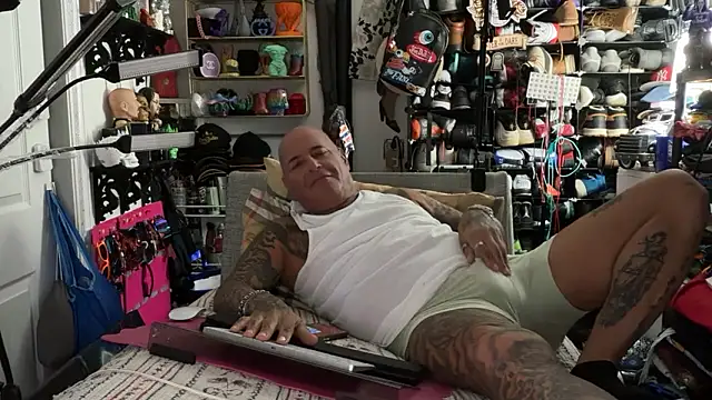 joeytatts66 online show from June 22, 3:57 am
