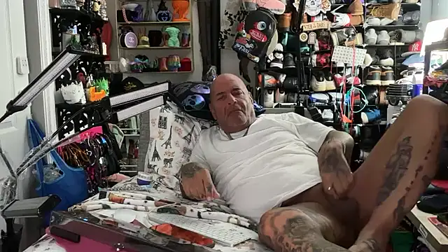 joeytatts66 online show from June 27, 2:14 am