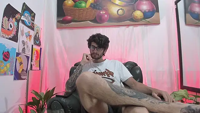 Loggan donnelly online show from April 26, 12:41 am