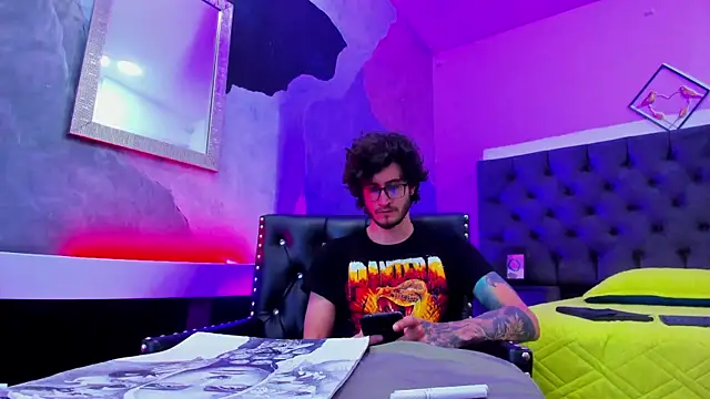 Loggan donnelly online show from December 12, 9:15 pm