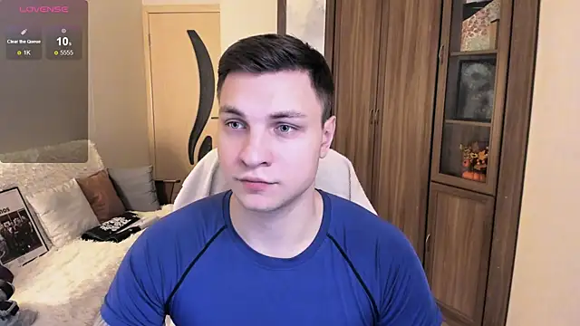 Snapshot of handsome_guy01 chatting on September 30, 2:29 am handsome guy01 online show from September 30, 2:29 am