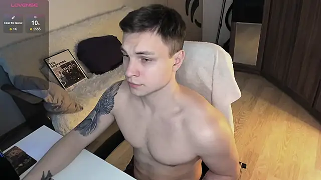 Snapshot of handsome_guy01 chatting on October 1, 10:19 am handsome guy01 online show from October 1, 10:19 am
