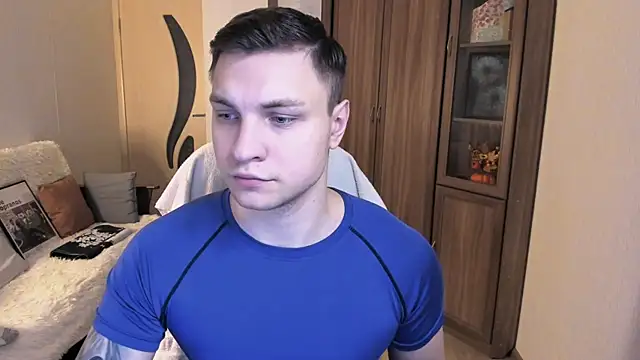 Snapshot of handsome_guy01 chatting on September 27, 7:23 pm handsome guy01 online show from September 27, 7:23 pm